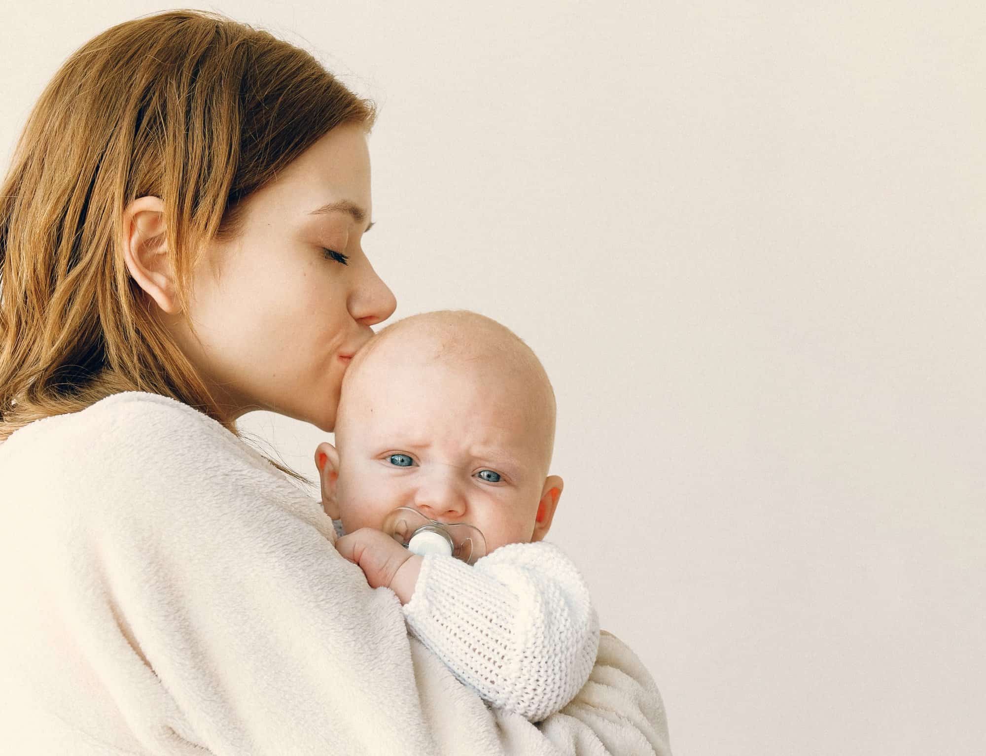 Guía S.O.S. para Mamás Nuevas: Todo lo que Tienes que Saber desde el  Embarazo hasta las Primeras Etapas de tu Bebé. 2 Libros en 1 - Madre  Embarazada por Primera Vez, Bebé