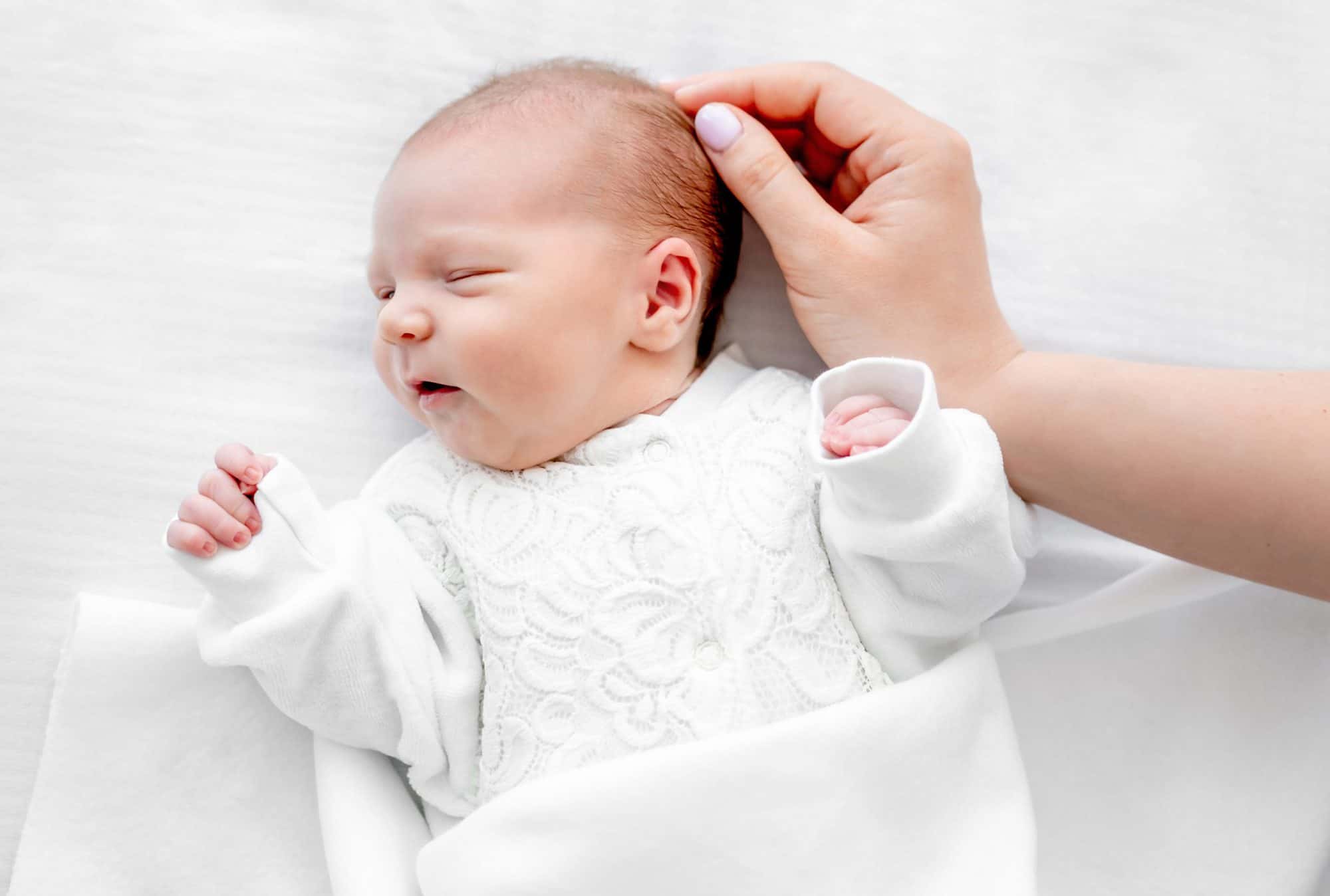 Cómo manejar a un recién nacido - Criar con Sentido Común
