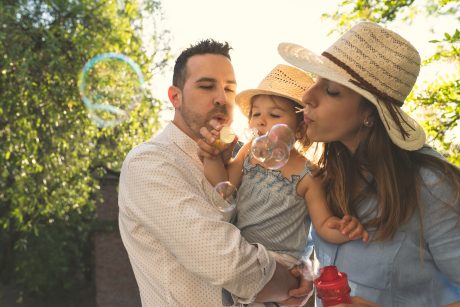 Qué hacer para que mi hijo y mi nueva pareja se lleven bien