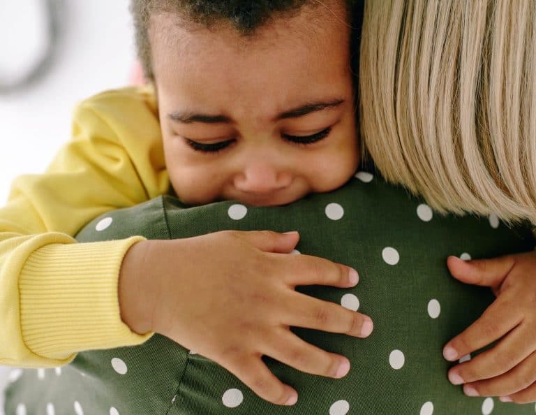 Por qué no se debe decir a los niños "no pasa nada" cuando lloran