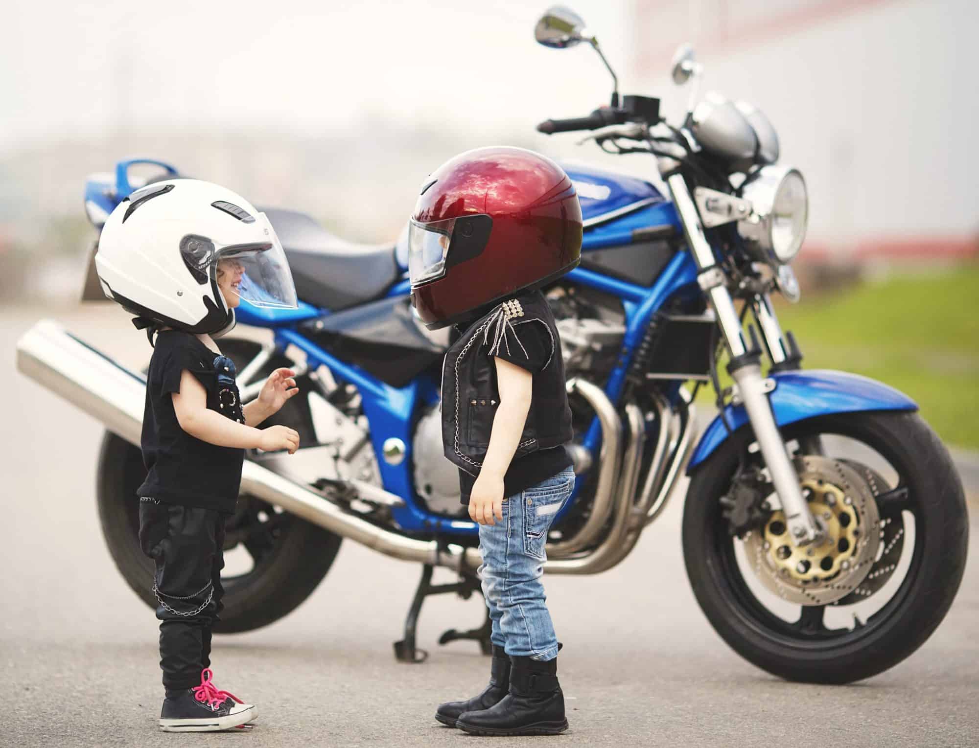 Puedo llevar al cole a mi hijo en moto? - Criar con Sentido Común