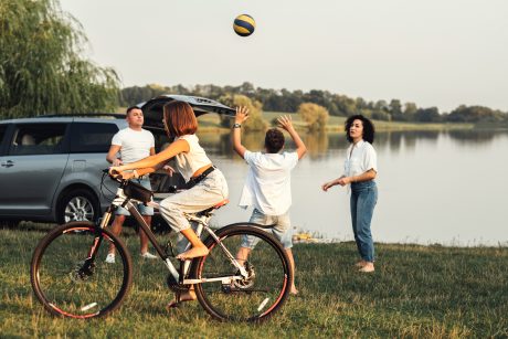 Las 10 cosas que no pueden dejar de hacer los niños en verano