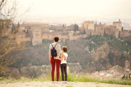 Una de cada cuatro familias es monoparental en España