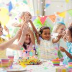 Qué decir y hacer si no invitan a tu hijo a un cumpleaños