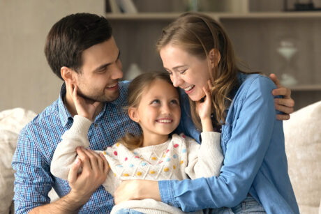 El apego seguro en niños ha de ser a ambos padres