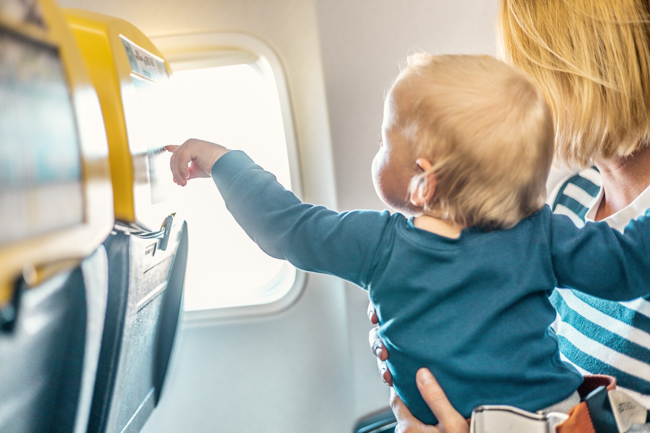 En verano: ¿Viajar en aviones separados con niños y niñas?