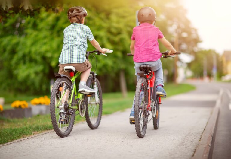 ¿Qué beneficios tiene para los niños ir al cole en bici?