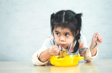 ¿Los niños con diabetes deberían reducir los carbohidratos?