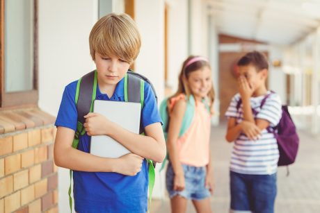 Mi hijo se niega a ir a la escuela, ¿qué hago