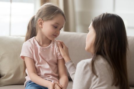 Cómo Ayudar a los Niños a Enfrentar Situaciones de Emergencia: Consejos Prácticos para Padres y Madres